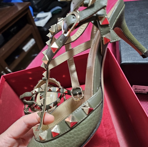 Valention Rockstud Caged Pump - Picture 3 of 5